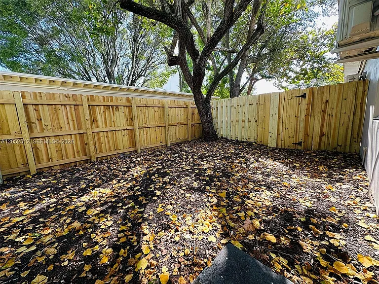 407 SE 14th Ct #1 — Photo 5