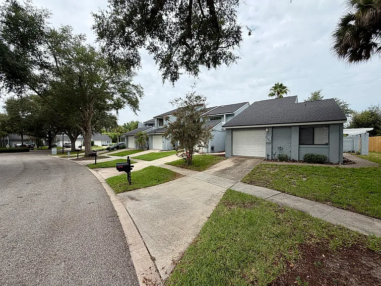 8440 Tangelo Tree Dr — Photo 32