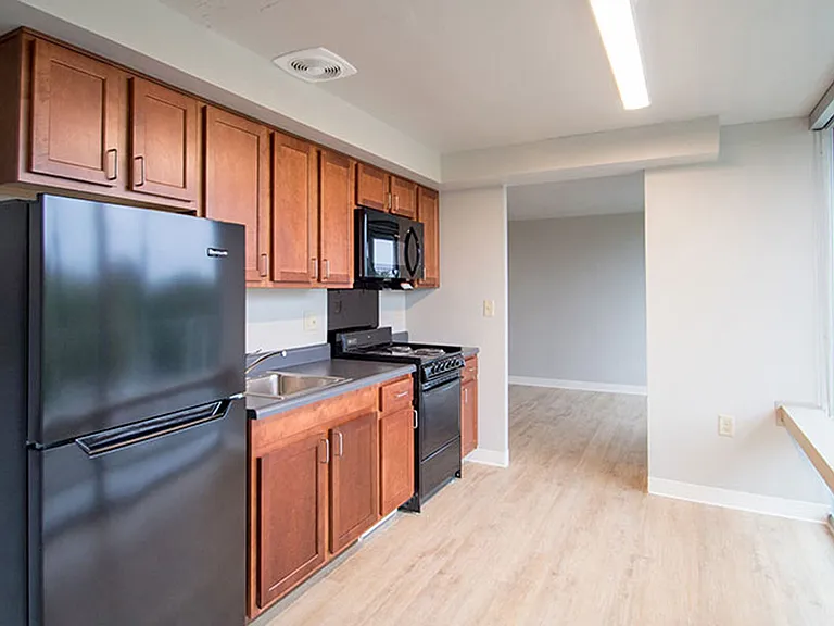 Skyline Apartments — Photo 25