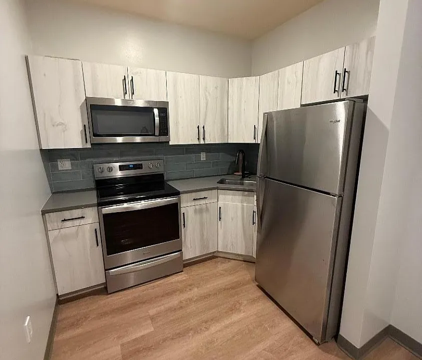 70 W Grand St #17