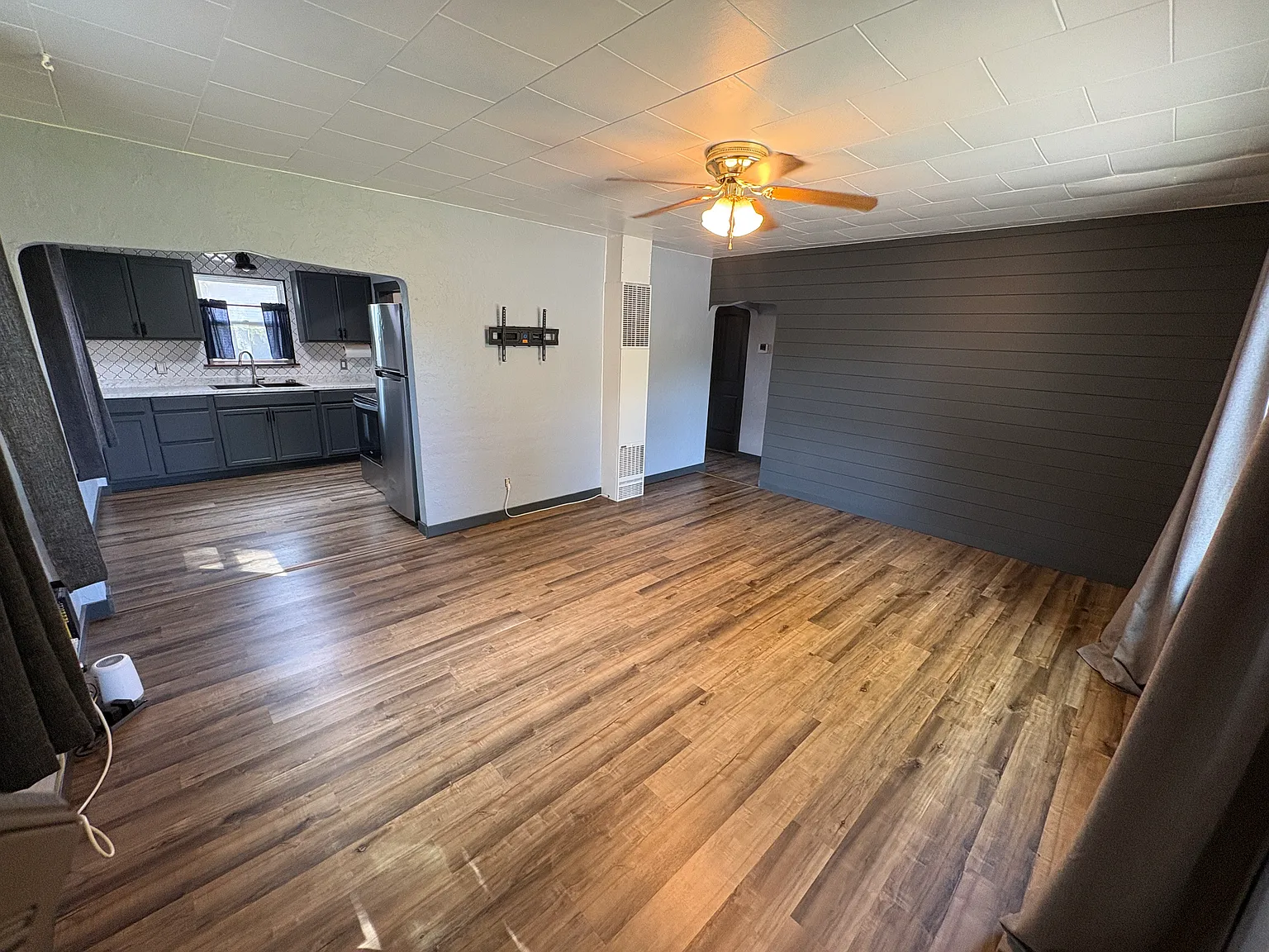 2 bed, 780 sqft, $1,600 — Photo 2