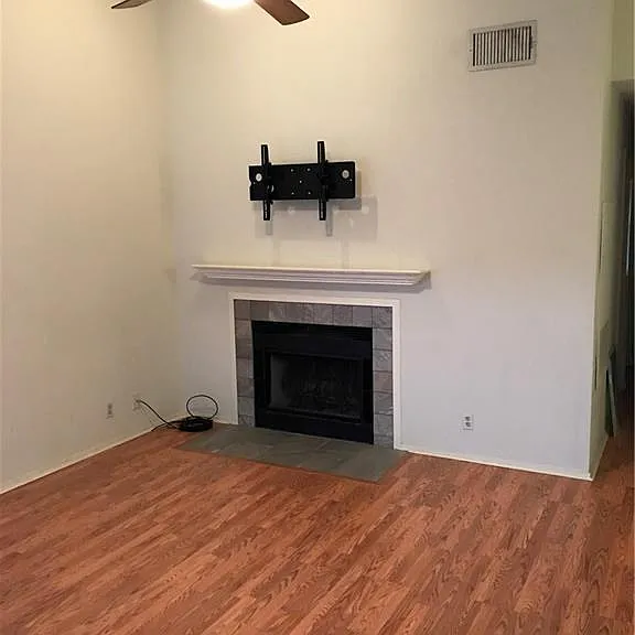 106 E 30th St — Photo 3