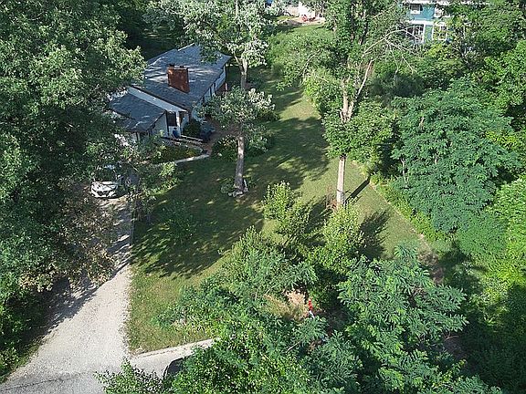 2nd image of 866 Hawkins Ct