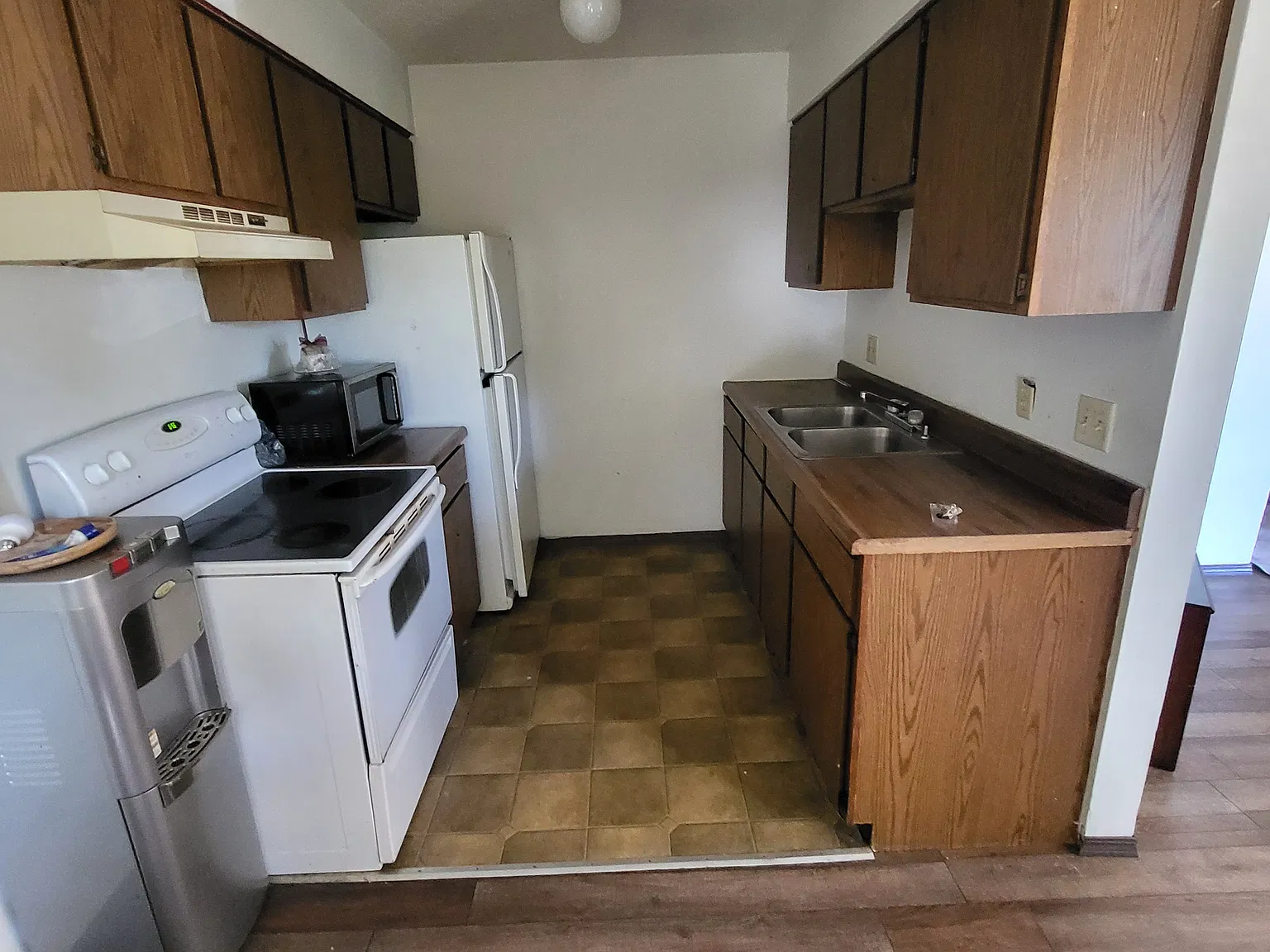 2 bed, 950 sqft, $950 — Photo 3