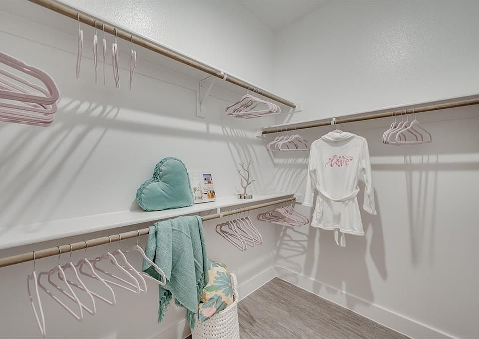 1st image of 4011 Banks Dr #4011