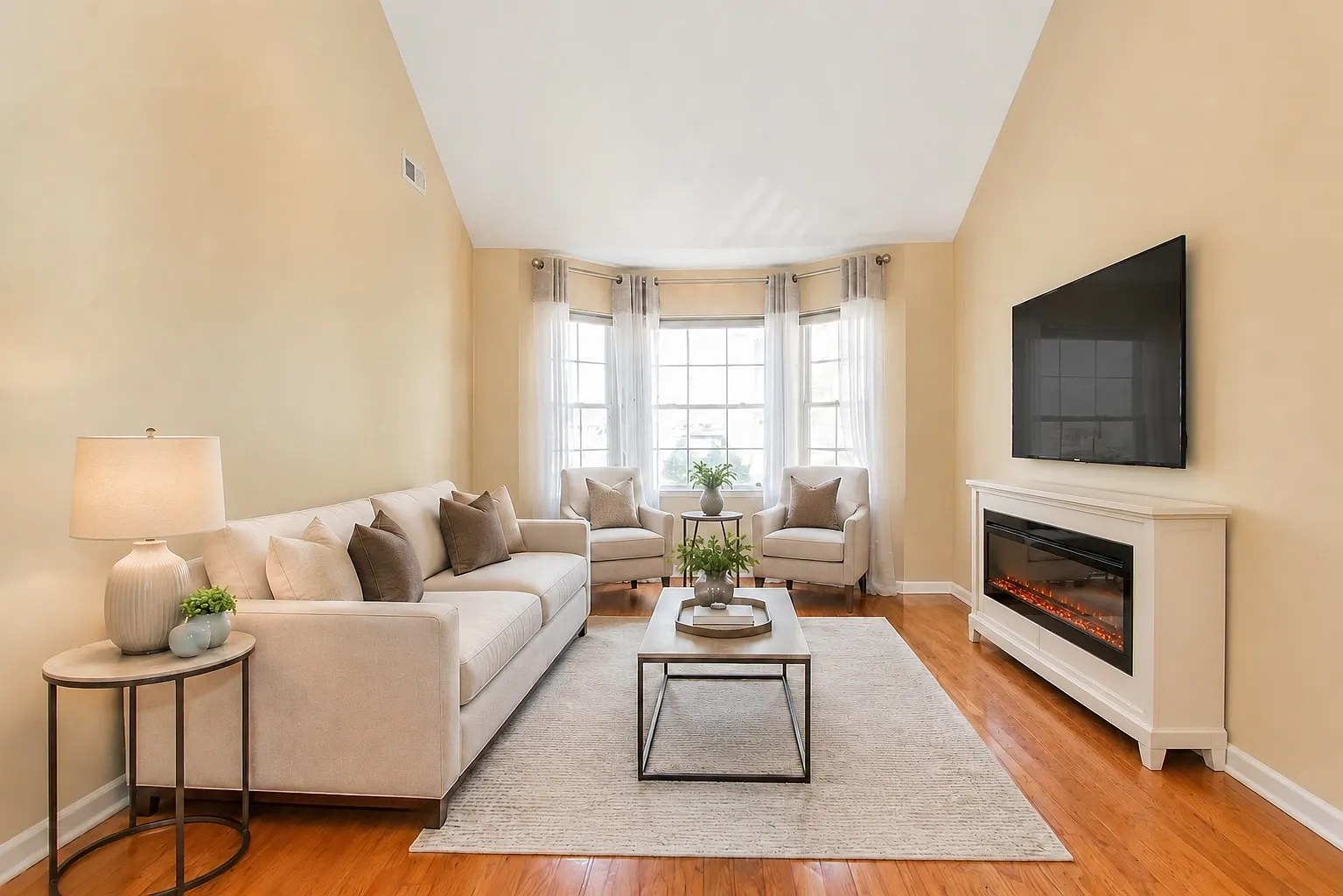 3 bed, 1430 sqft, $3,600 — Photo 2