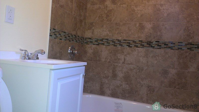 2nd image of 137 W 56th St