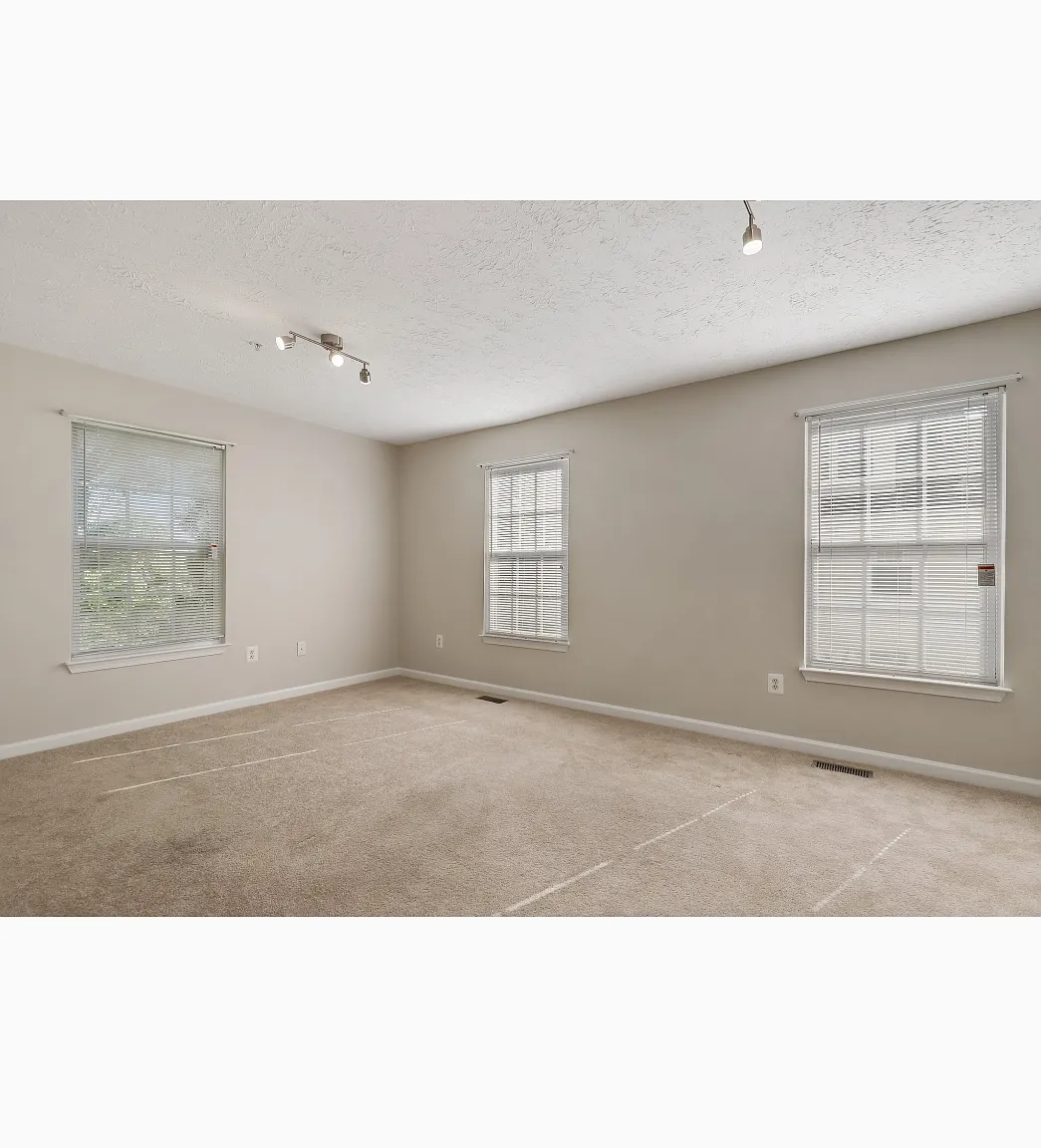 3 bed, 1912 sqft, $2,750 — Photo 3