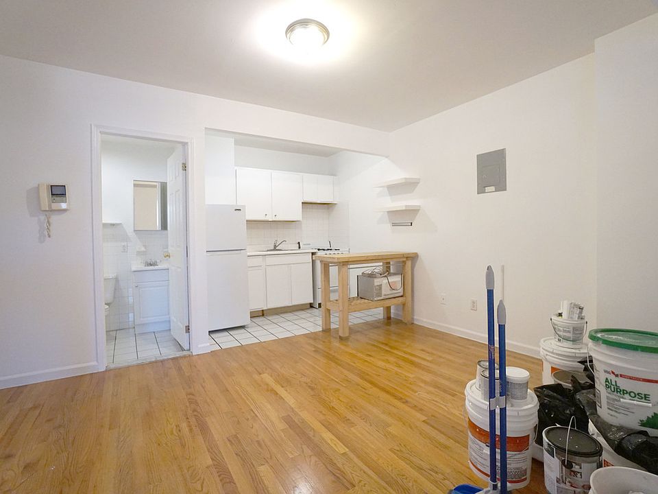 1st image of 511 E 6th St #5RR