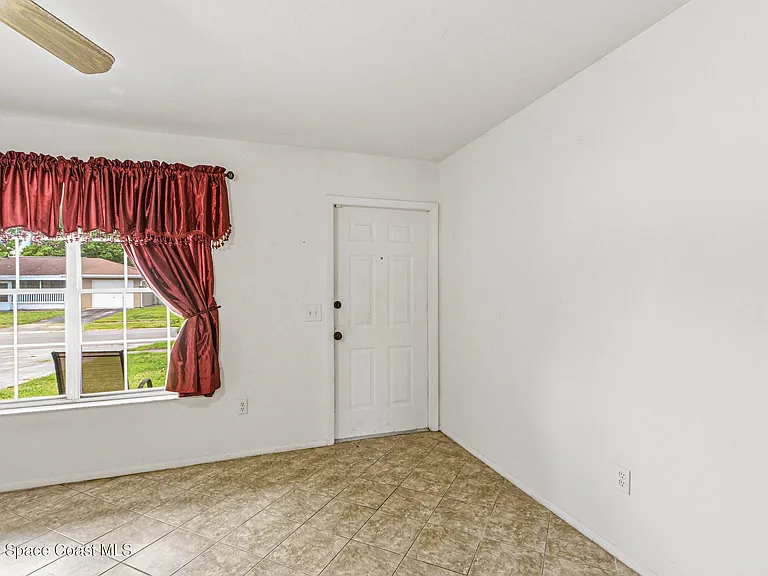 1265 Ethel Cir NE — Photo 10