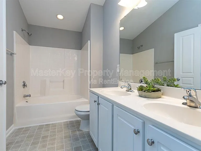 316 Kinellan Ln — Photo 20
