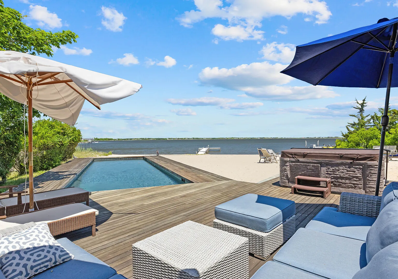 Beachfront Water Mill Home with Private Pool, Hot Tub, Sauna — Photo 2