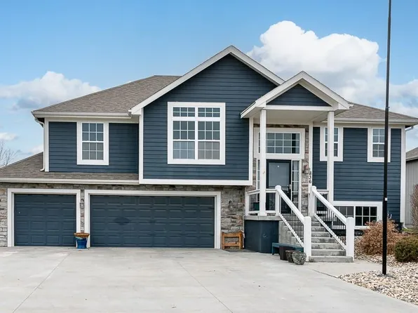 23576 235th St, Leavenworth, KS 66048