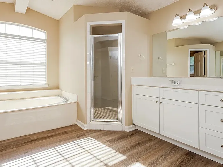 11820 Lake Fern Dr — Photo 6