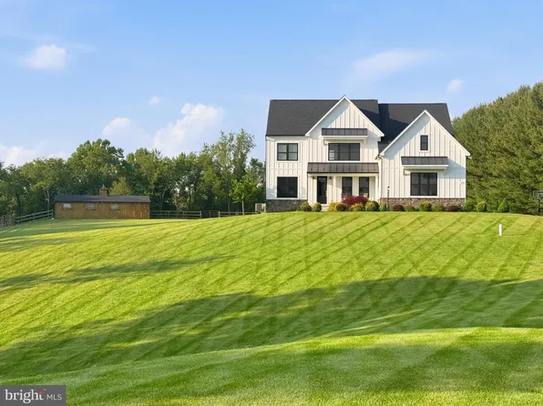330 Brookfield Dr, Sykesville, MD 21784
