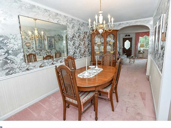 4th image of 2903 Devereaux Ave
