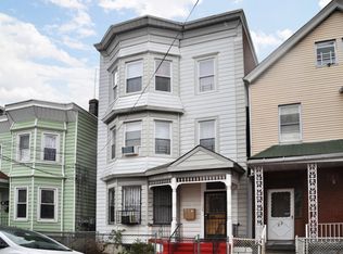 24 Poplar St, Yonkers, NY 10701