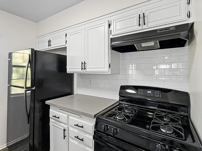 Summer House Apartments — Photo 13