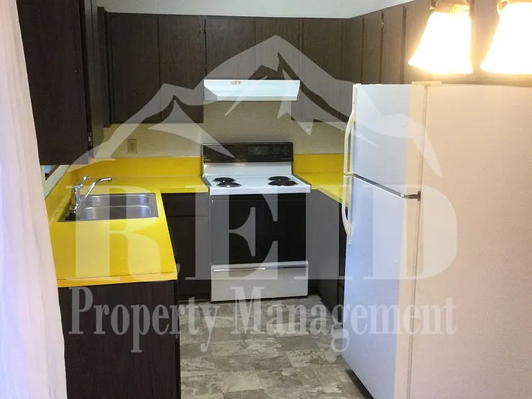 83 NW Nichols Ave — Photo 6
