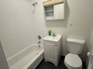 3957 W Irving Park Rd APT 320, Chicago, IL 60618