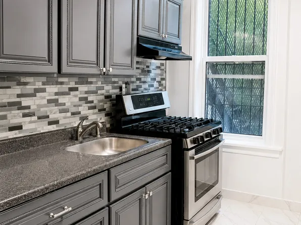 206 Hoyt Street image 1 of 7