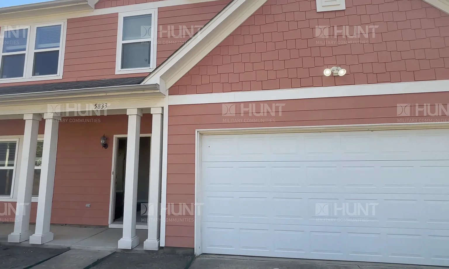 4 bed, 2.5 bath, 2379 sqft, $2,661 — Photo 2