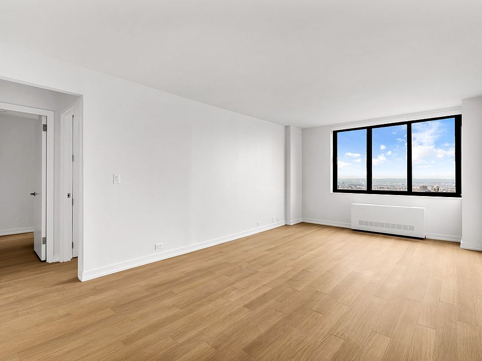 1st image of 124 W 60th St APT 49C