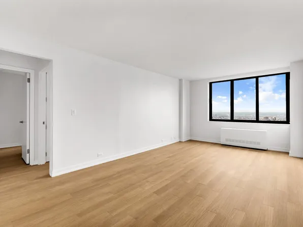 124 W 60th St, New York, NY