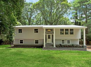 42 Warner Rd, Huntington, NY 11743