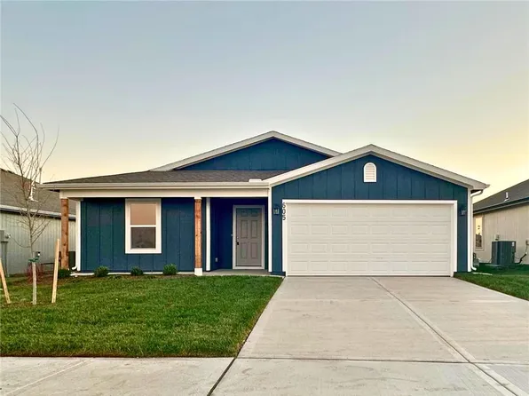 605 W Colleen Ct, Gardner, KS 66030