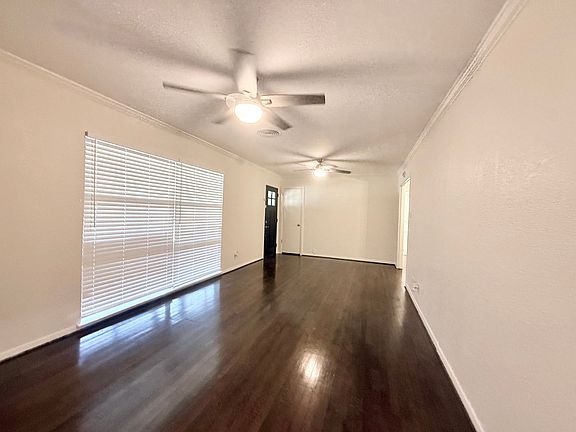 5th image of 233 Caladium St