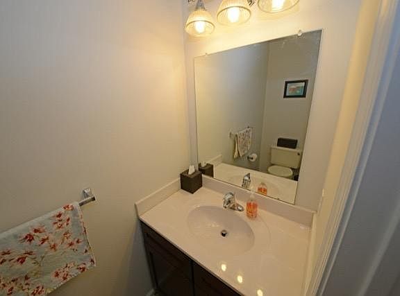 4th image of 2124 East Blvd