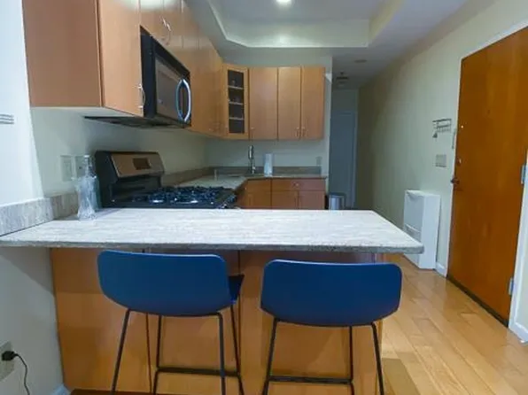 447 Pavonia Avenue image 2 of 16