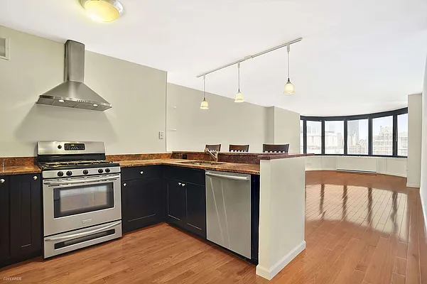 Rented by Corcoran | media 25
