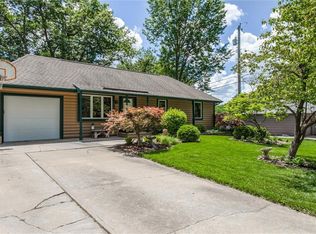 10209 W 89th St, Overland Park, KS 66212