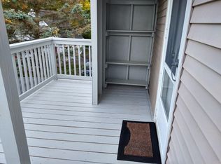 253 North St #2, Windsor Locks, CT 06096