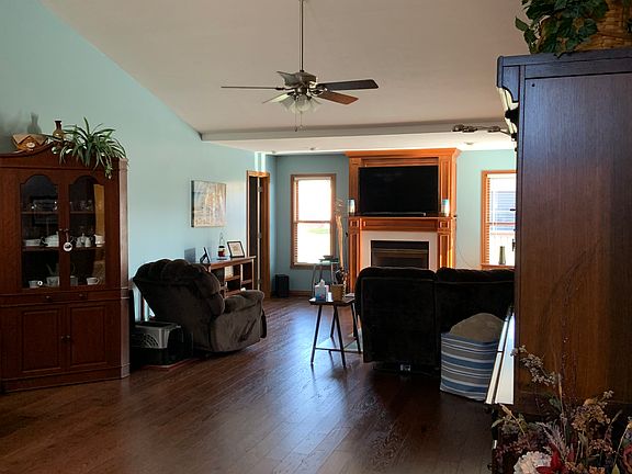 2nd image of 1327 Country Creek Cir