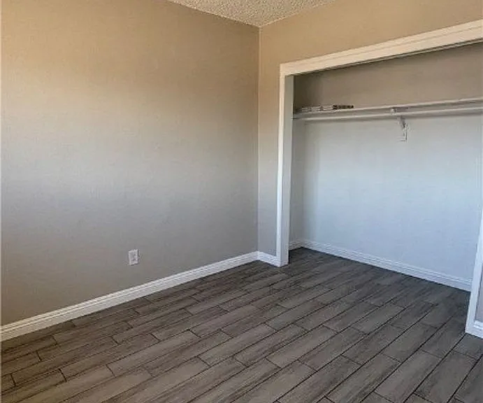 718 W Wilson Ave — Photo 7