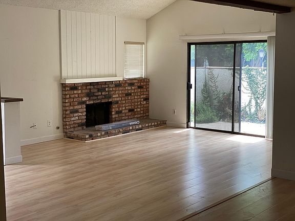 5th image of 8344 Penfield Ave Unit 20