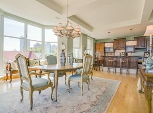 1313 N. Franklin Place #404, Milwaukee, WI 53202