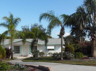 1957 NE Ridge Ave, Jensen Beach, FL 34957