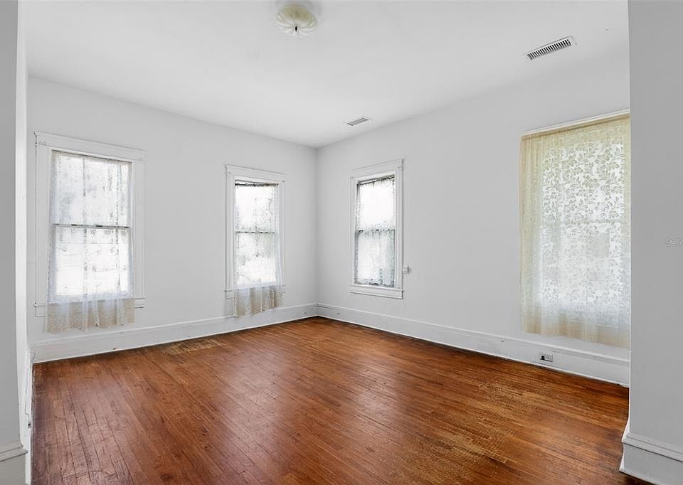 16th image of 4309 Lafayette St
