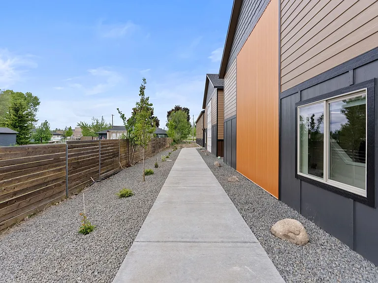 Pence Properties Alki — Photo 26