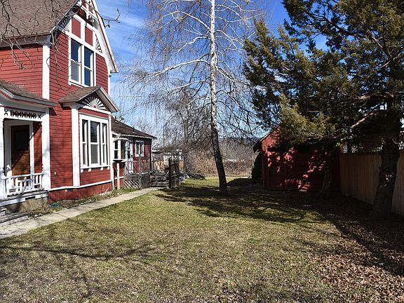 4th image of 238 College St