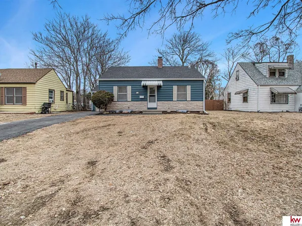 3216 Paxton Blvd, Omaha, NE 68111