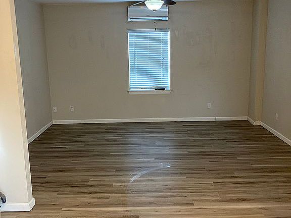 kitchen to living room 