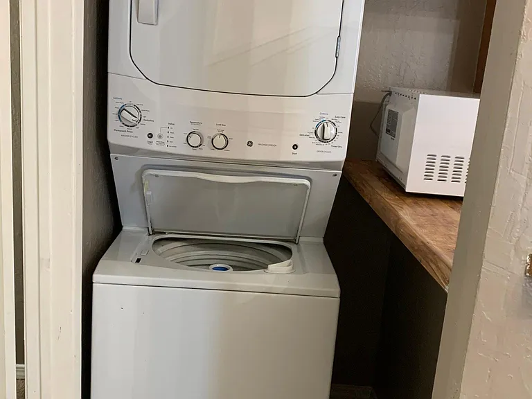 753 Manor Rd #B — Photo 4