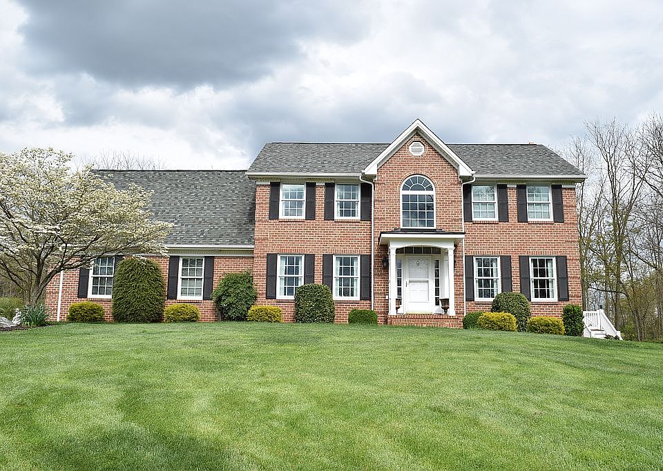 1st image of 182 Labelle Dr