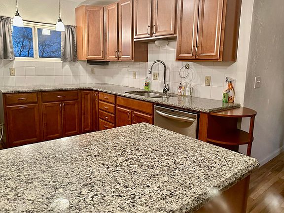 4th image of 1317 E Fox Ln