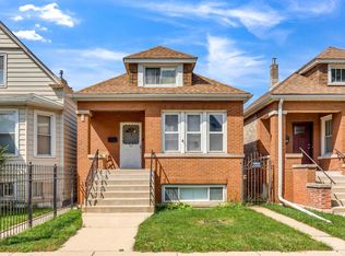 3422 W Melrose St, Chicago, IL 60618